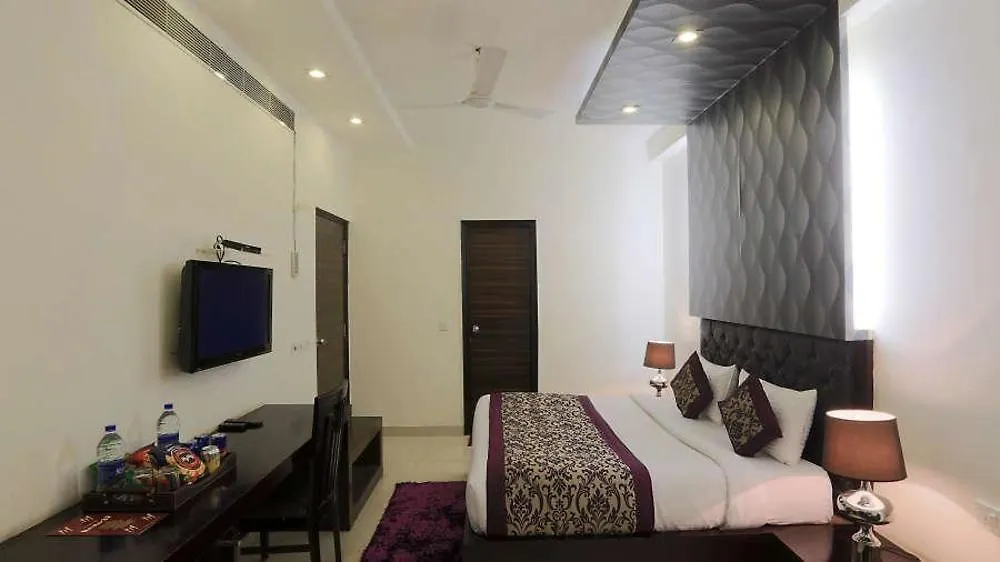 Fabhotel Transit Delhi Airport Mahipalpur New Delhi Hotel